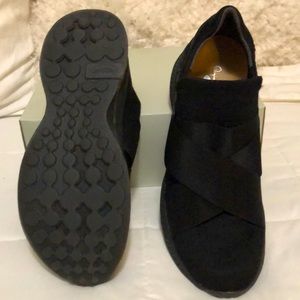 New DrScholls Slip on Tennies